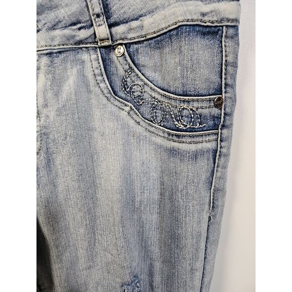 Alondra Women's Light fade Skinny Jeans Size 9, Distressed Two Button Jeans - Picture 4 of 15